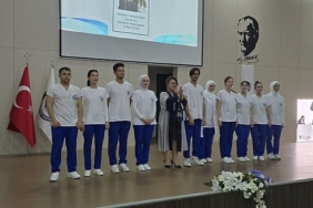 eu-hemsirelik-fakultesi-hemsire-adaylari-uniformalarini-giydi.jpg