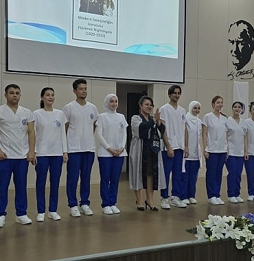 eu-hemsirelik-fakultesi-hemsire-adaylari-uniformalarini-giydi.jpg