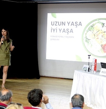 bayraklida-saglikli-ve-dengeli-beslenme-semineri.jpg