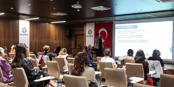 kadin-isi-girisim-kadinlarin-girisim-yolculuguna-guclu-bir-destek-sunmaya-devam-ediyor.jpg