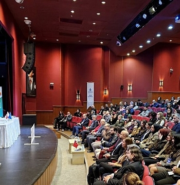 ibbden-farkindalik-paneli-ekran-bagimliligi-ve-obezite.jpg