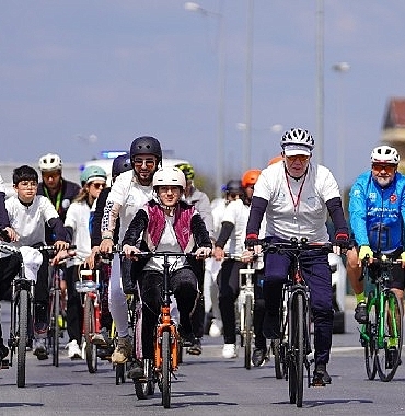 beylikduzunde-pedallar-saglik-icin-dondu.jpg